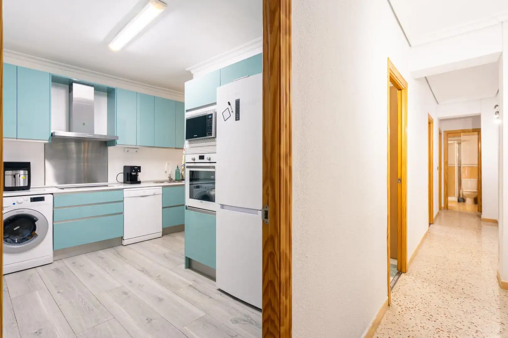 Kitchen of Flat for sale in Sevilla  with Air Conditioner, Furnished and Balcony