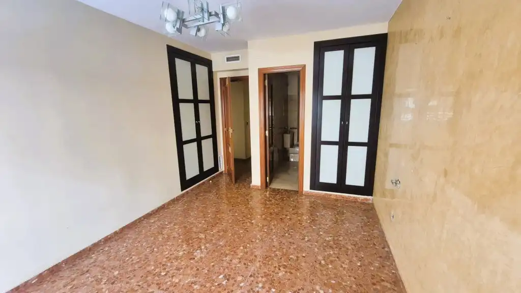 Piso en venta en Torrent con Balcón