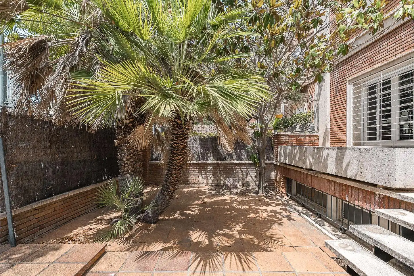 Terrassa de Casa o xalet en venda en Barcelona amb Calefacció, Jardí privat i Parquet