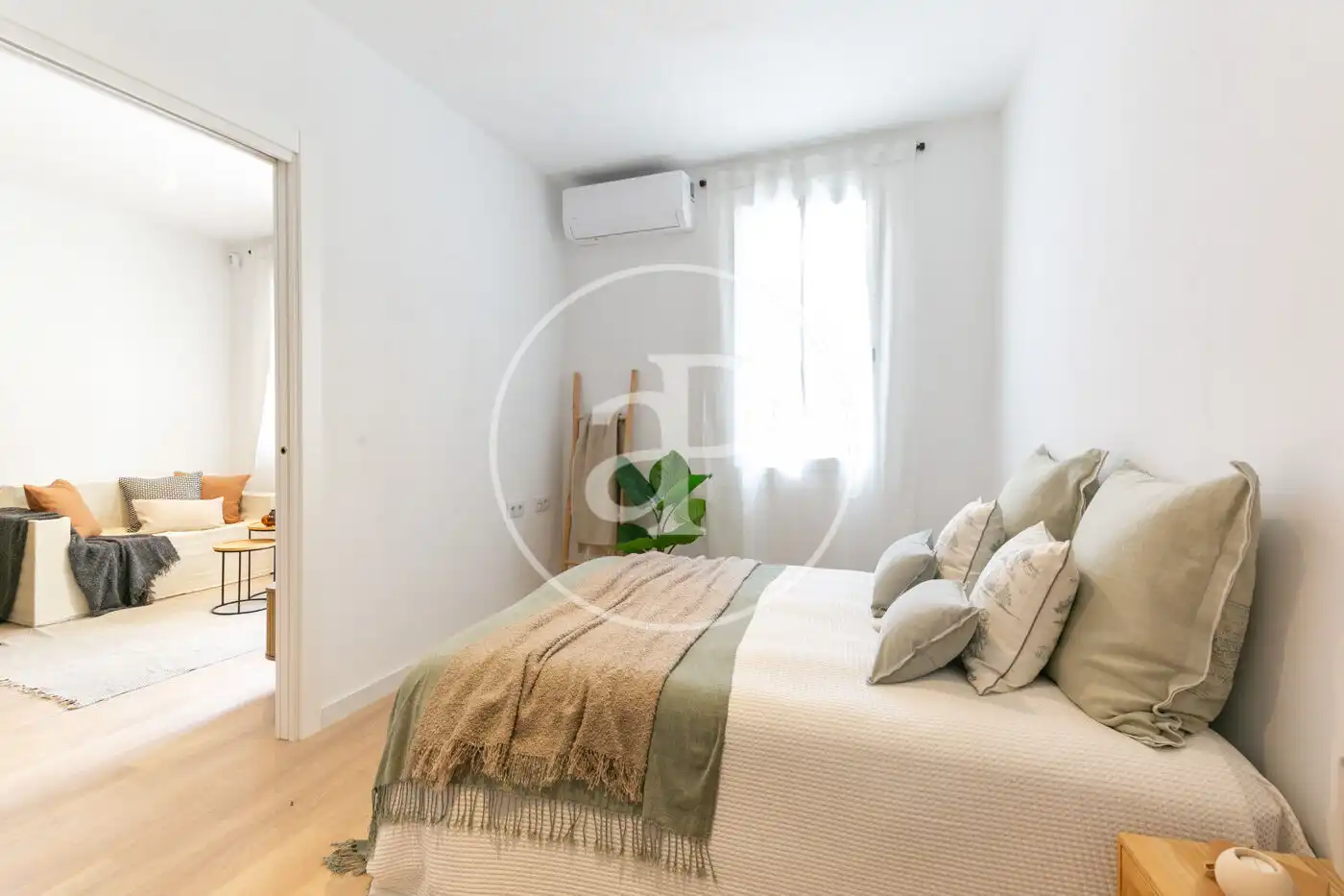 Habitación de Piso en venta en Barcelona con Aire acondicionado, Calefacción y Balcón