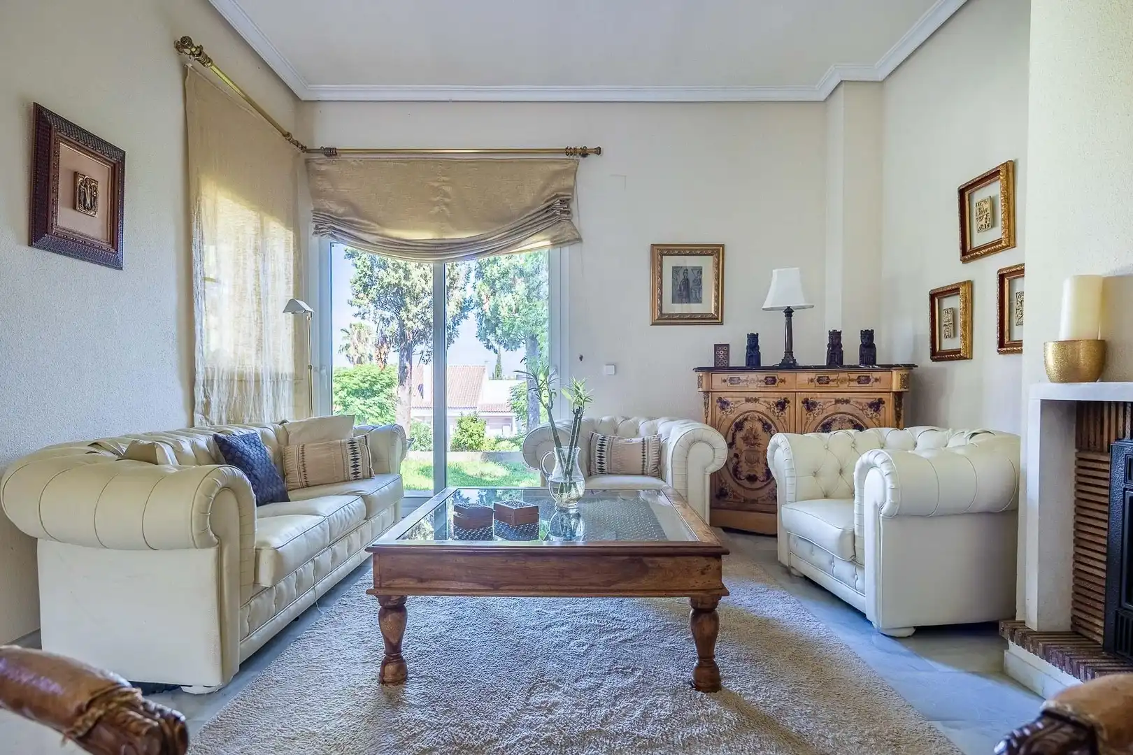 Sala d'estar de Casa o xalet en venda en Mairena del Aljarafe amb Aire condicionat, Calefacció i Jardí privat