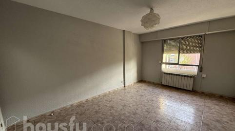Photo 2 of Flat to rent in Calle de San Maximiliano, ., Ventas, Madrid