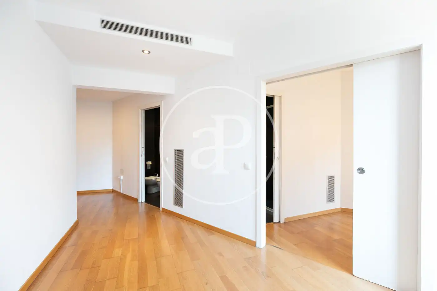 Piso en venta en Barcelona con Aire acondicionado, Calefacción y Balcón