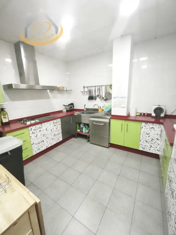 Cuina de Local en venda en Lepe amb Aire condicionat, Calefacció i Moblat