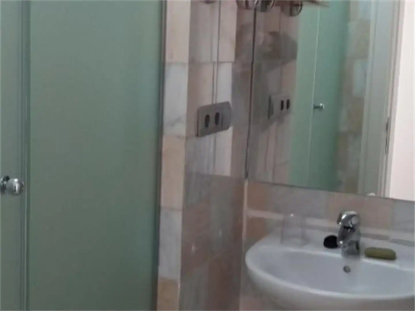 Badezimmer von Dachboden zur Miete in  Madrid Capital mit Klimaanlage