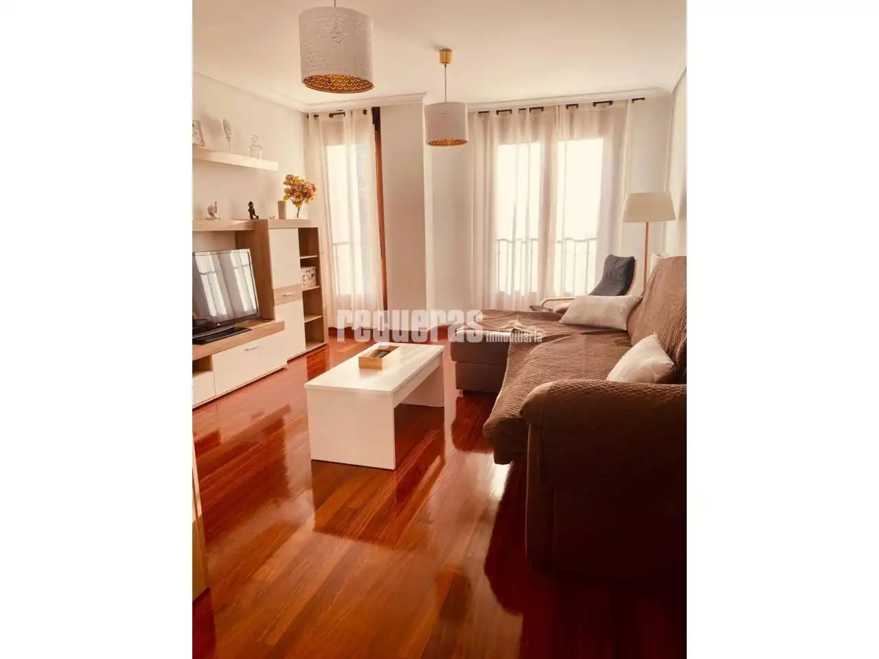 Living room of Flat for rent in Avilés  with Heating and Parquet flooring