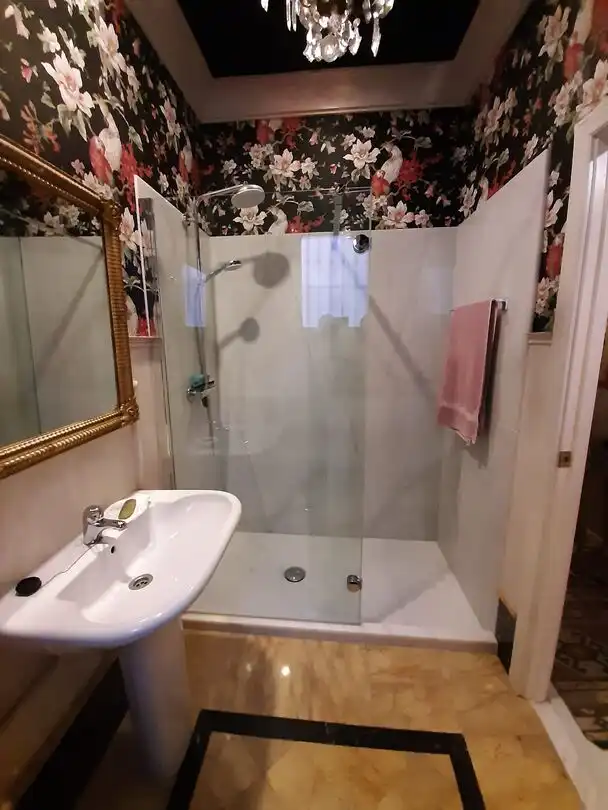 Baño de Piso en venta en Sevilla con Aire acondicionado y Calefacción