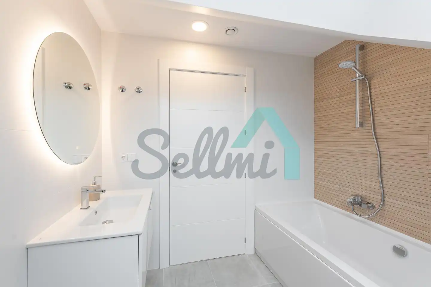 Attic for rent in Rendueles Llanos, Ceares