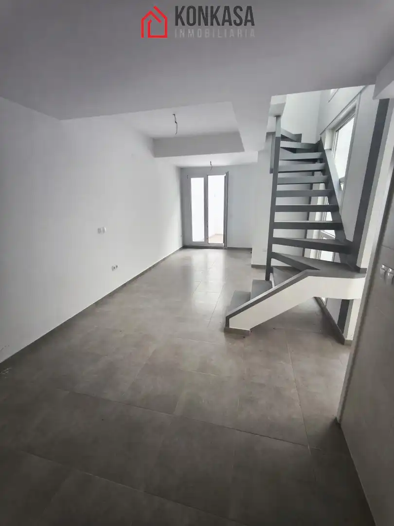 Duplexes for sale in Espera  with Storage room