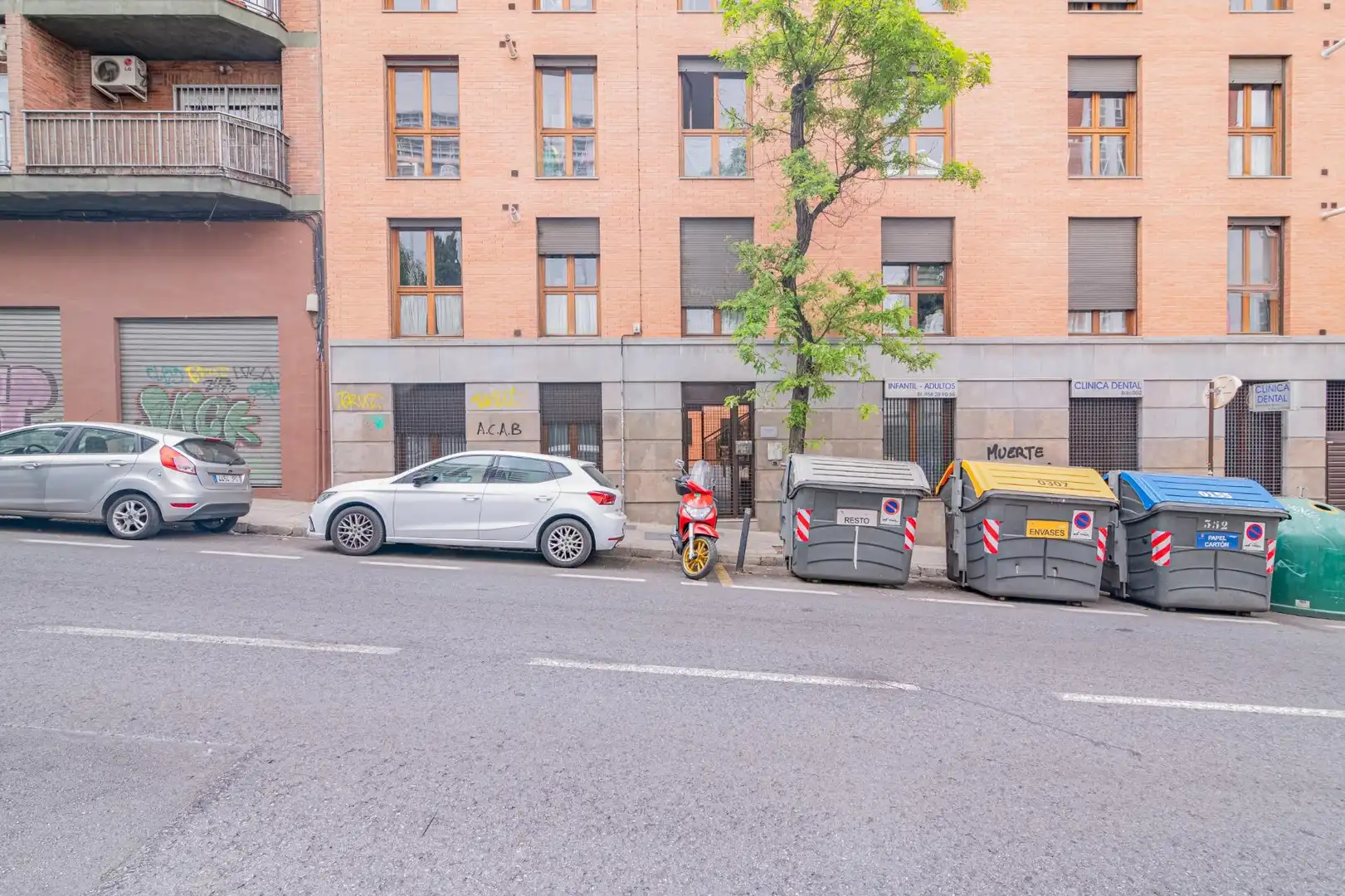 Vista exterior de Piso en venta en Granada con Calefacción
