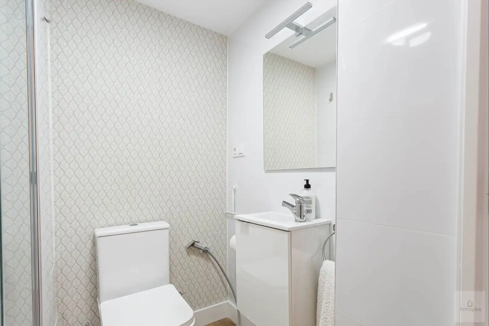 Bathroom of Flat for sale in Móstoles  with Air Conditioner, Terrace and Furnished