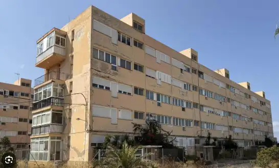 Pis amb terrassa en venda a Carrer Codola 3 239