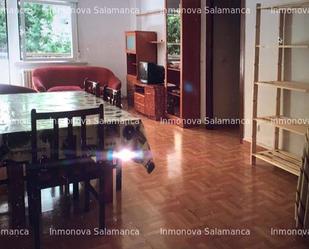 Living room of Flat to share in Villamayor