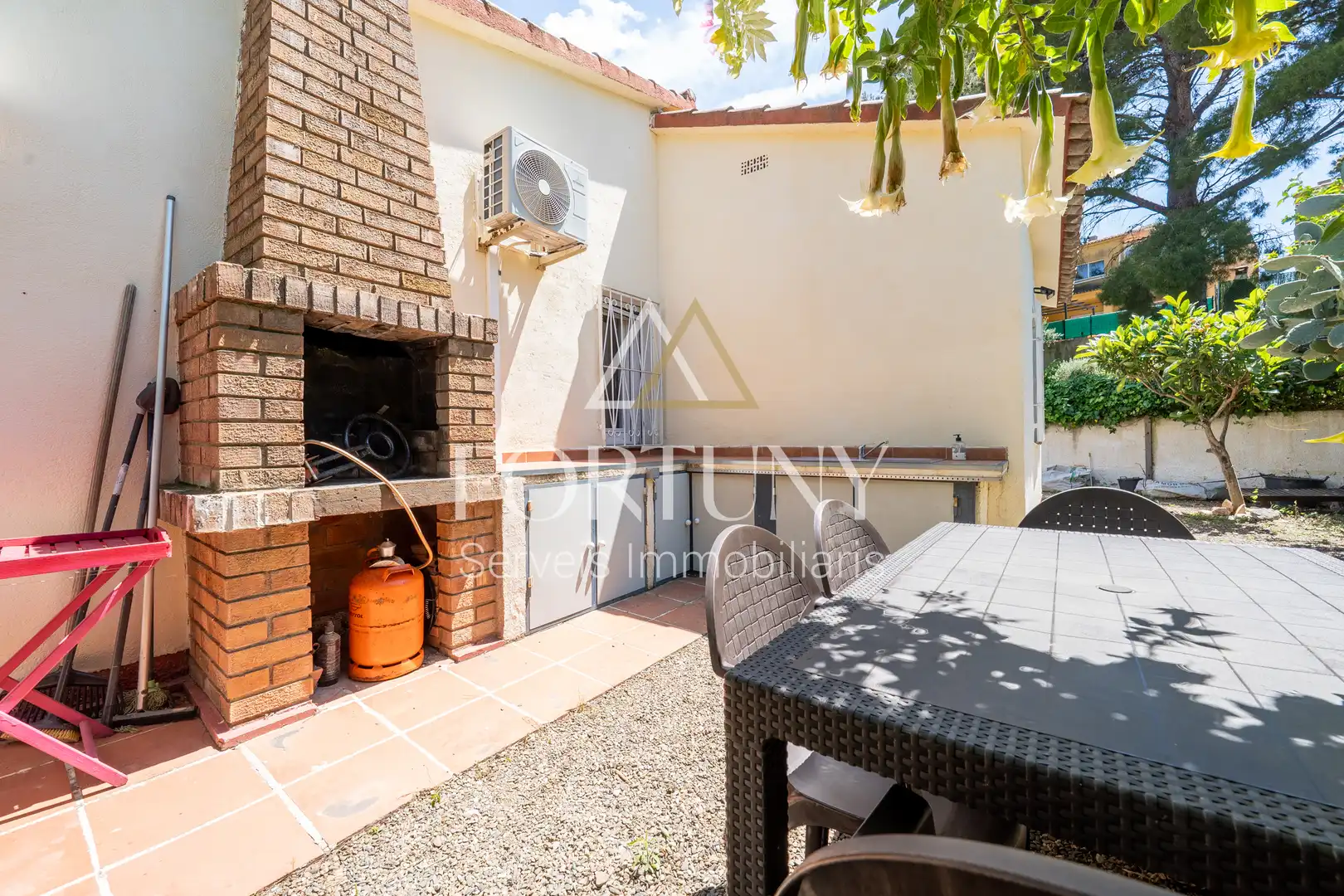 Terrassa de Casa o xalet en venda en Mont-roig del Camp amb Aire condicionat, Traster i Piscina