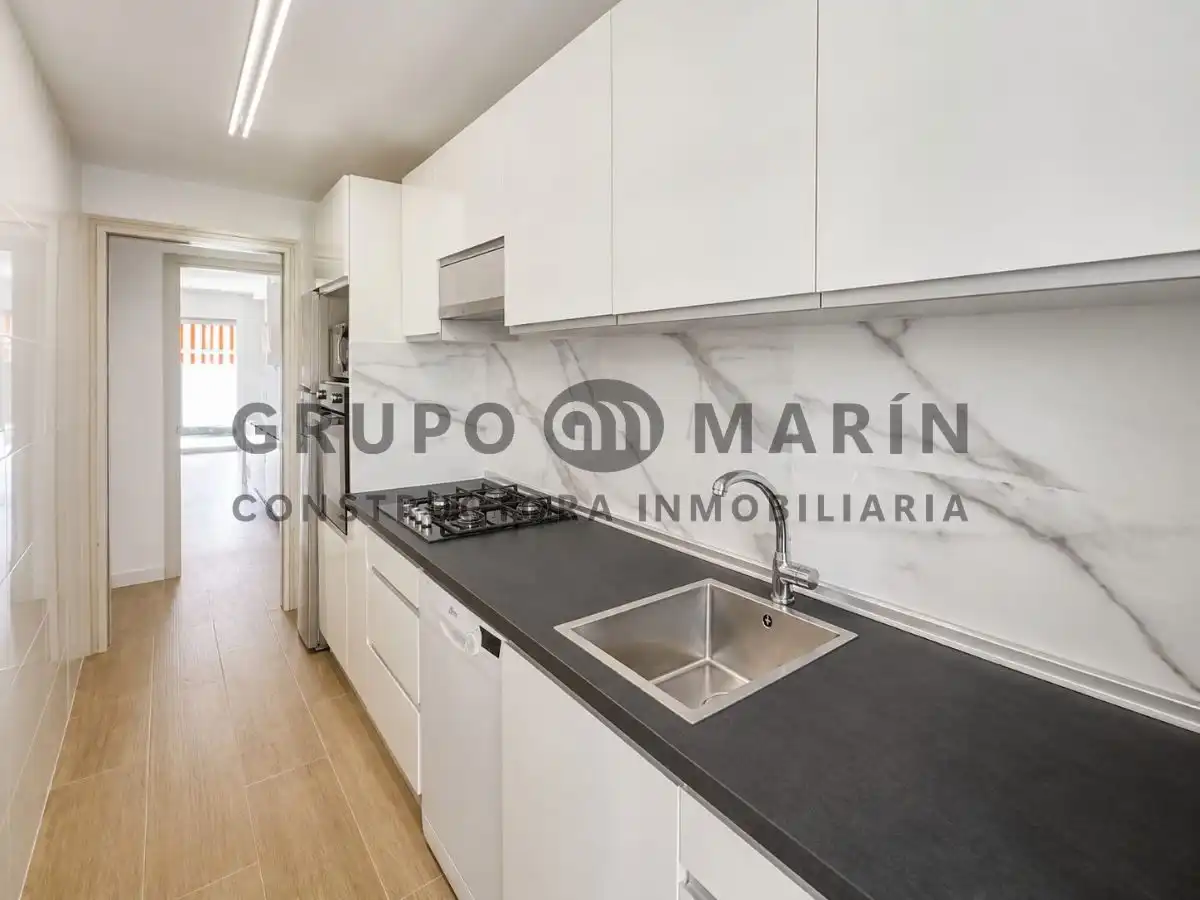 Piso con ascensor en venta en Carrer Josep Trueta, imagen 10