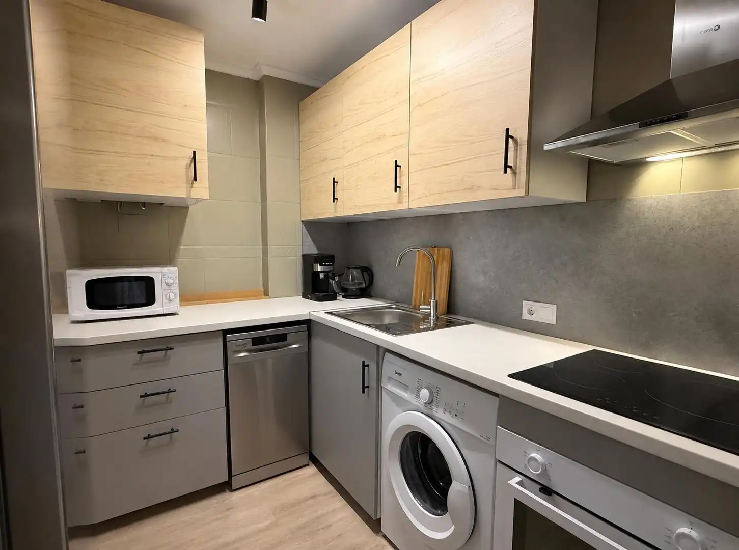 Küche von Wohnung zum Verkauf in Torrevieja mit Klimaanlage, Terrasse und Schwimmbad