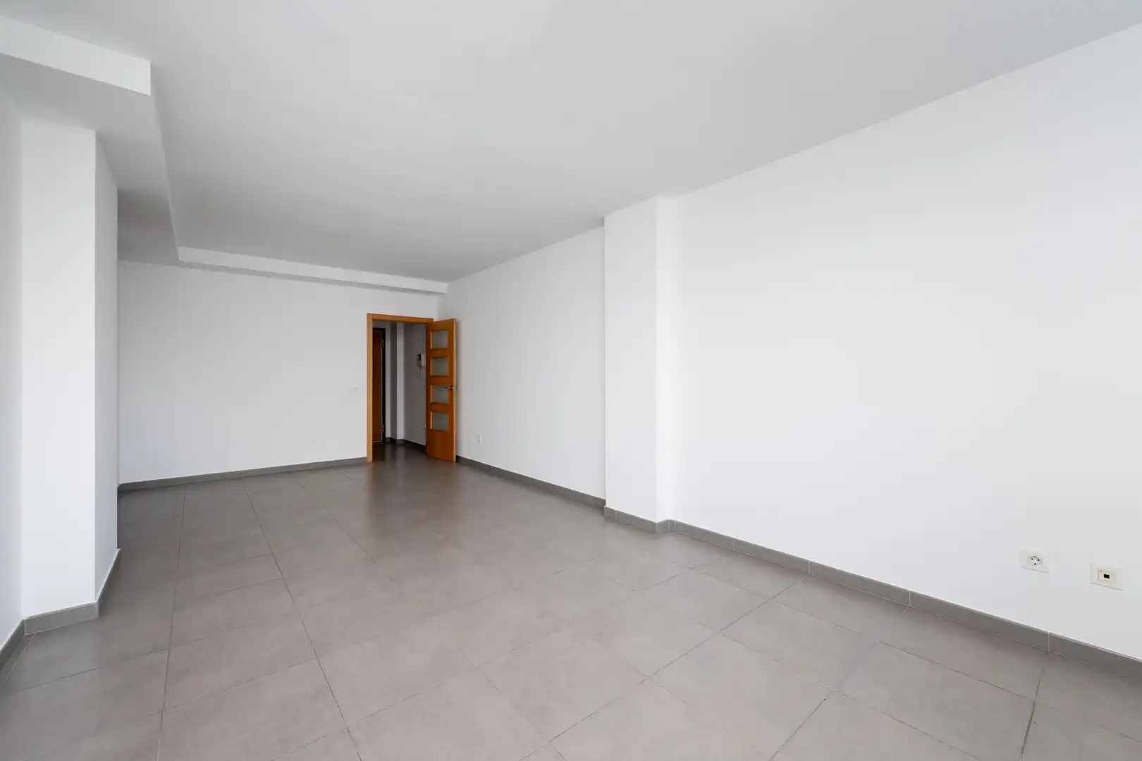 Piso con terraza en venta en María Fernanda D'Ocon 6, imagen 3
