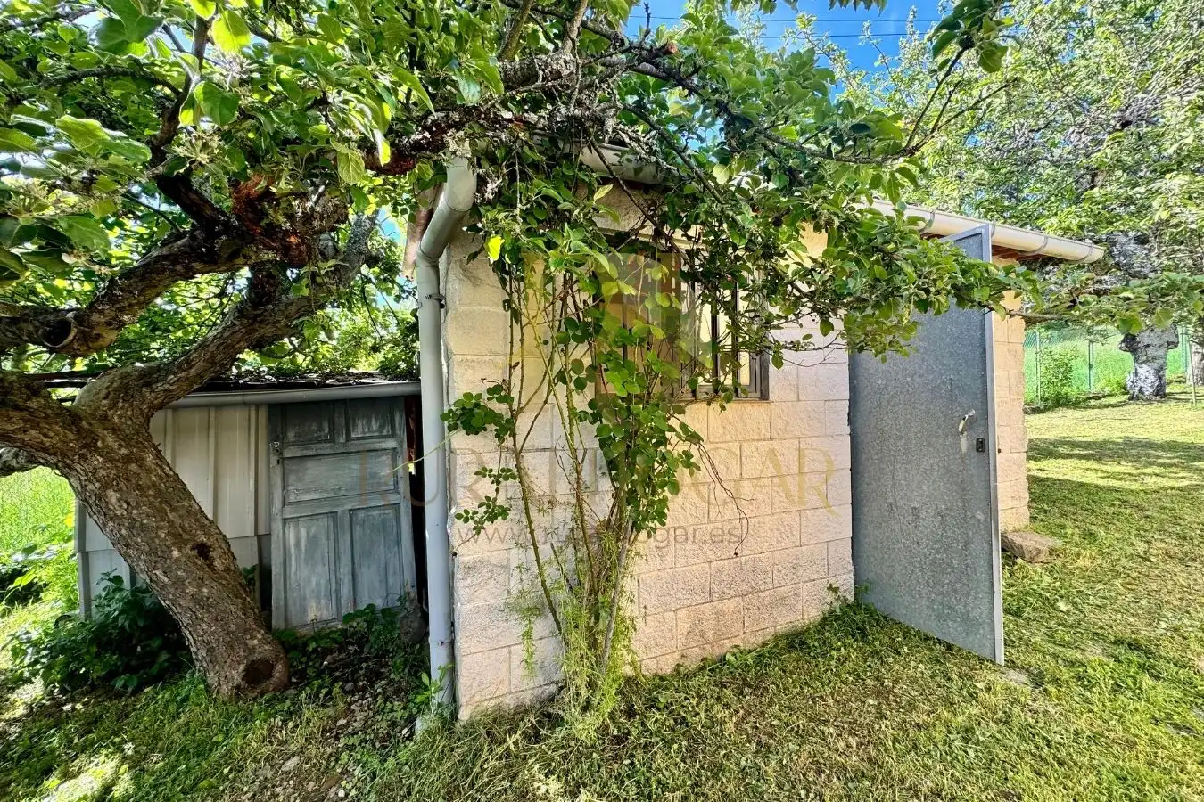 Exterior view of Houses for sale in Matallana de Torío  with Heating and Private garden