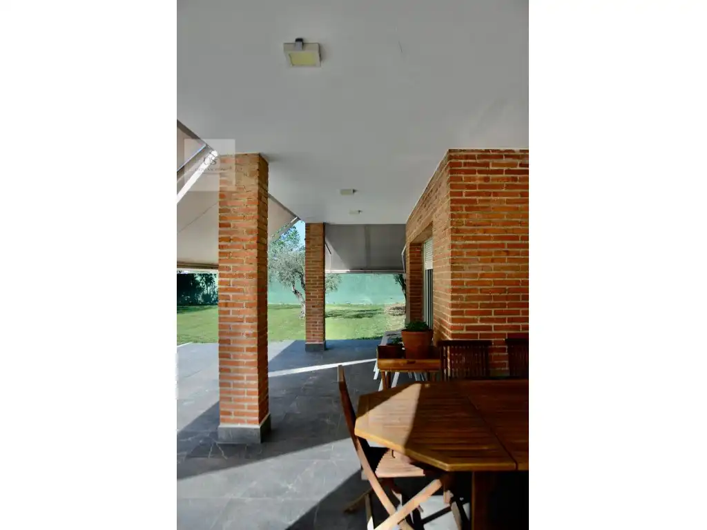 Terrassa de Casa o xalet en venda en Mejorada del Campo amb Aire condicionat i Piscina