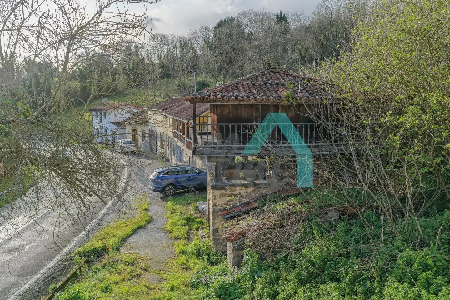 Vista exterior de Casa o xalet en venda en Oviedo  amb Calefacció, Jardí privat i Terrassa
