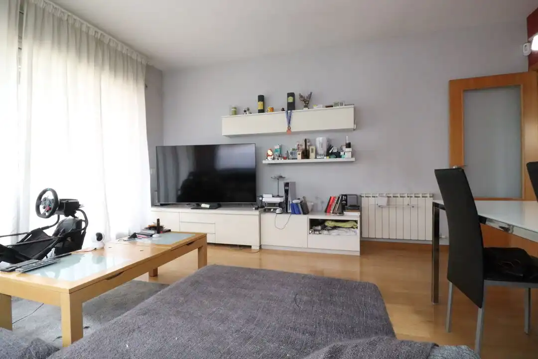 Sala d'estar de Pis en venda en Canovelles amb Aire condicionat, Calefacció i Jardí privat