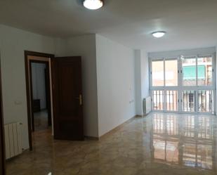 Flat to rent in  Granada Capital  with Air Conditioner, Heating and Furnished