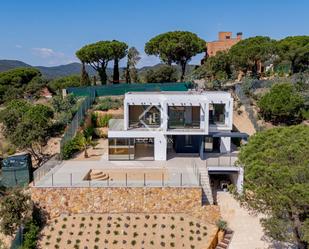 Vista exterior de Casa o xalet en venda en Lloret de Mar amb Aire condicionat, Calefacció i Jardí privat