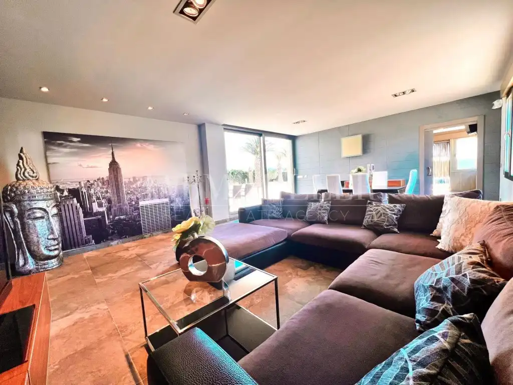 Sala d'estar de Casa o xalet en venda en Yecla amb Aire condicionat, Calefacció i Jardí privat