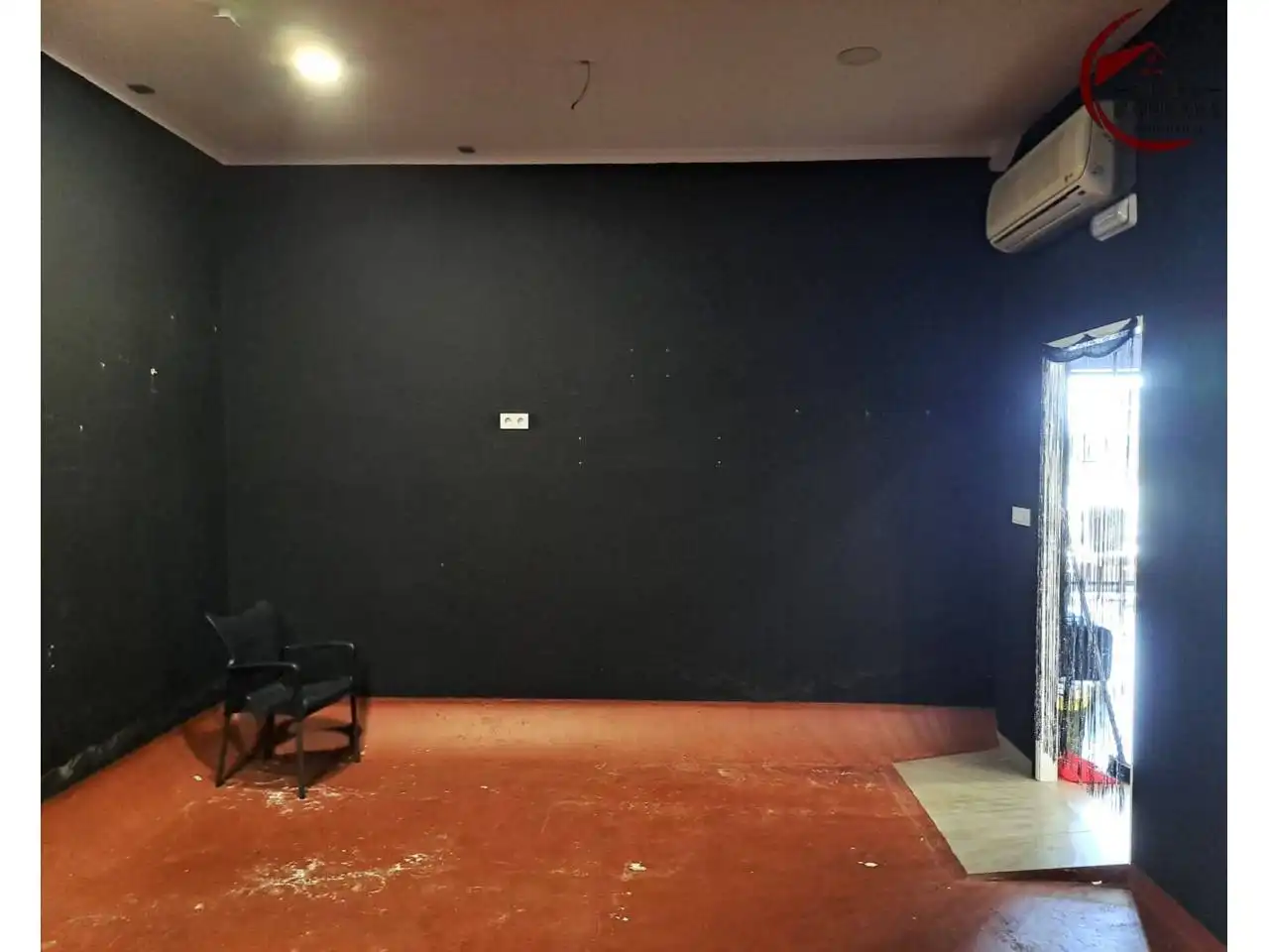 Local comercial en venda a Calle Ronda de Bruguieres, imagen 4