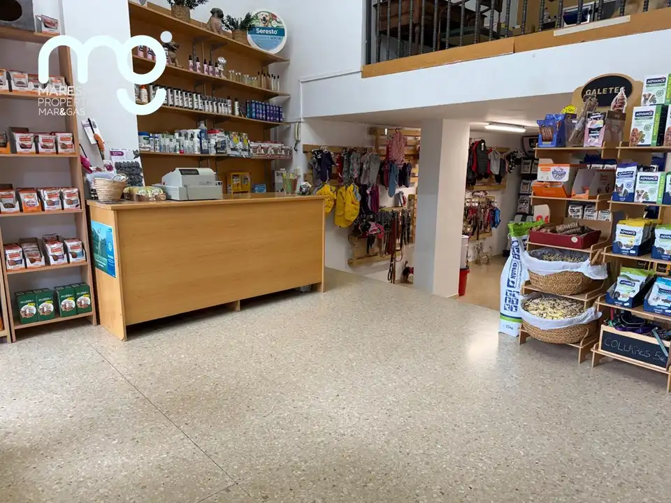Business premises for transfer in Plaça de Josep Tarradellas, imagen 3