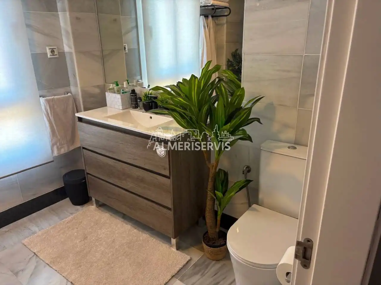 Badezimmer von Maisonette zum Verkauf in El Ejido mit Klimaanlage, Balkon und Gemeinschaftspool