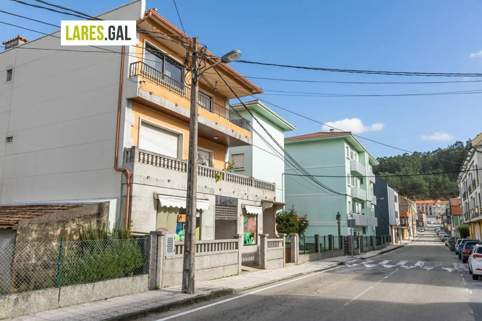 Vista exterior de Local de lloguer en Cangas 