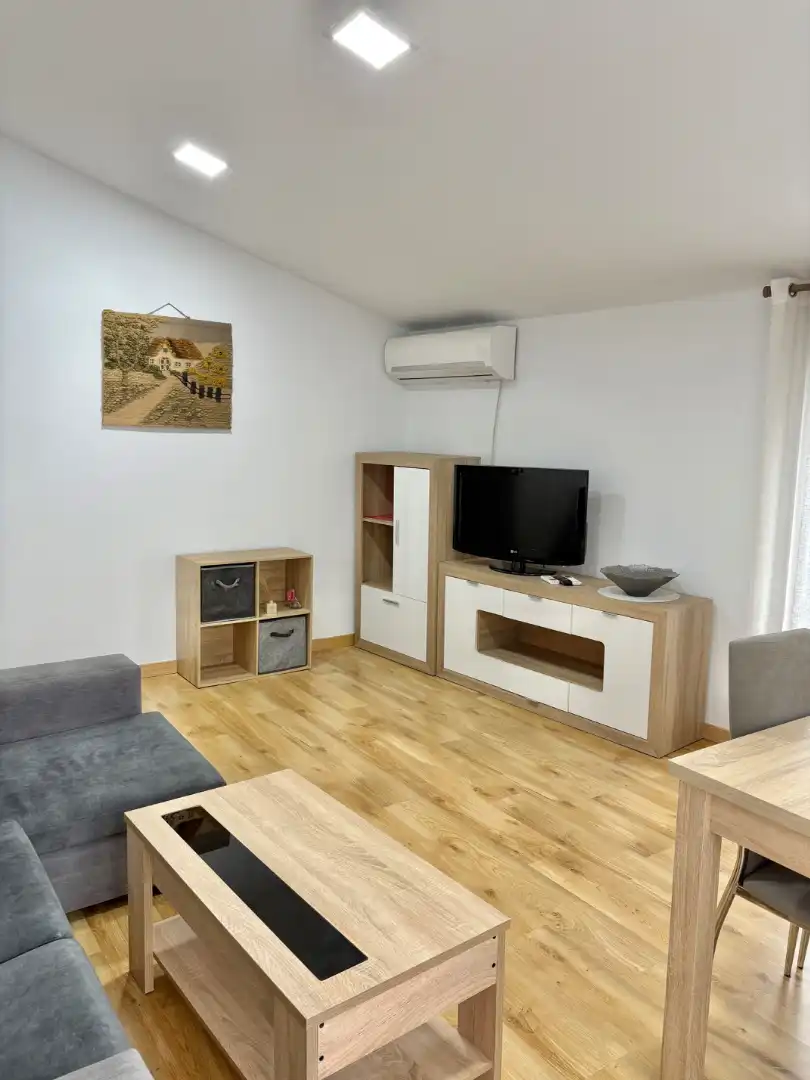 Wohnung zur Miete in Calle Eulogio González, Centro Ciudad