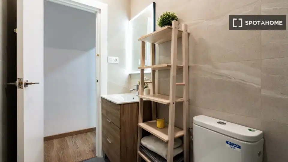 Badezimmer von Wohnung zur untervermieten in Sabadell mit Klimaanlage, Heizung und Möbliert