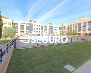 Vista exterior de Pis de lloguer en Leganés amb Aire condicionat i Piscina