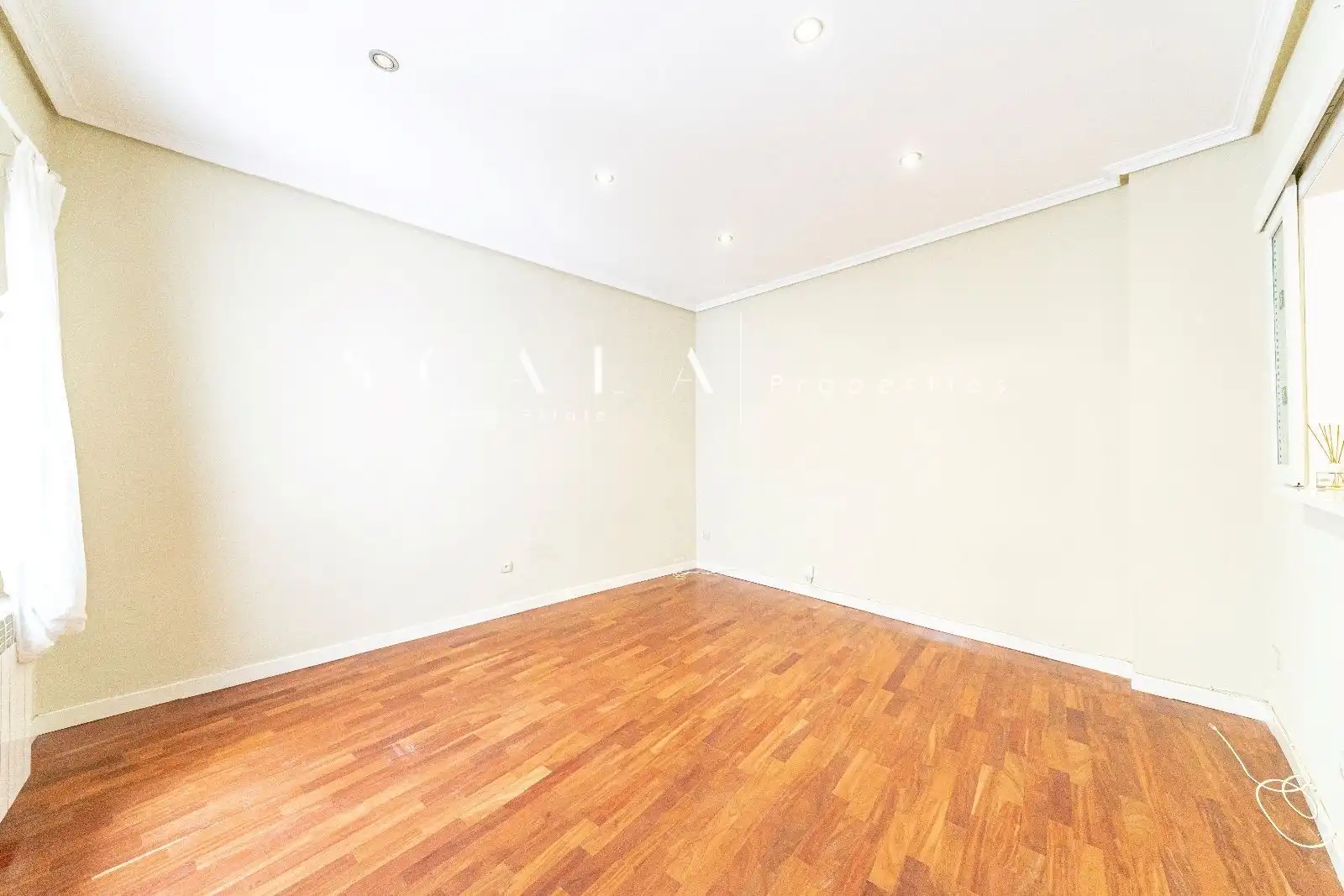 Flat for rent in Madrid  with Air Conditioner, Heating and Parquet flooring