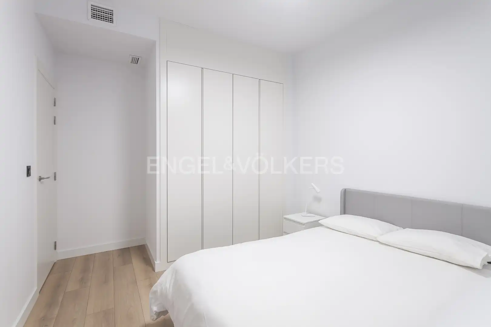 Habitación de Piso de alquiler en Madrid con Aire acondicionado, Calefacción y Jardín privado