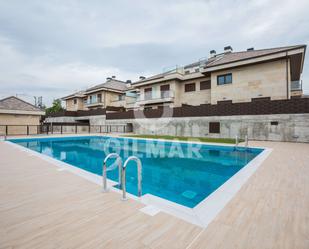 Piscina de Àtic de lloguer en Galapagar amb Aire condicionat i Terrassa