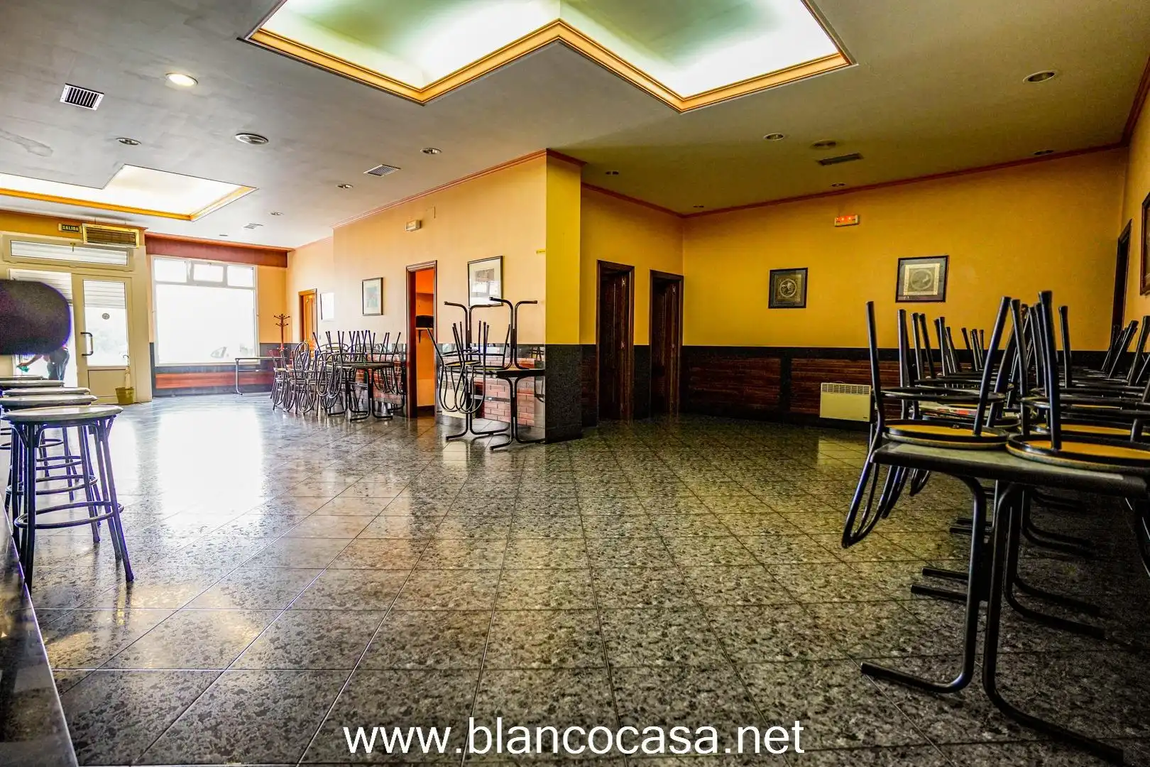 Commercial properties for rent in A Laracha    with Furnished