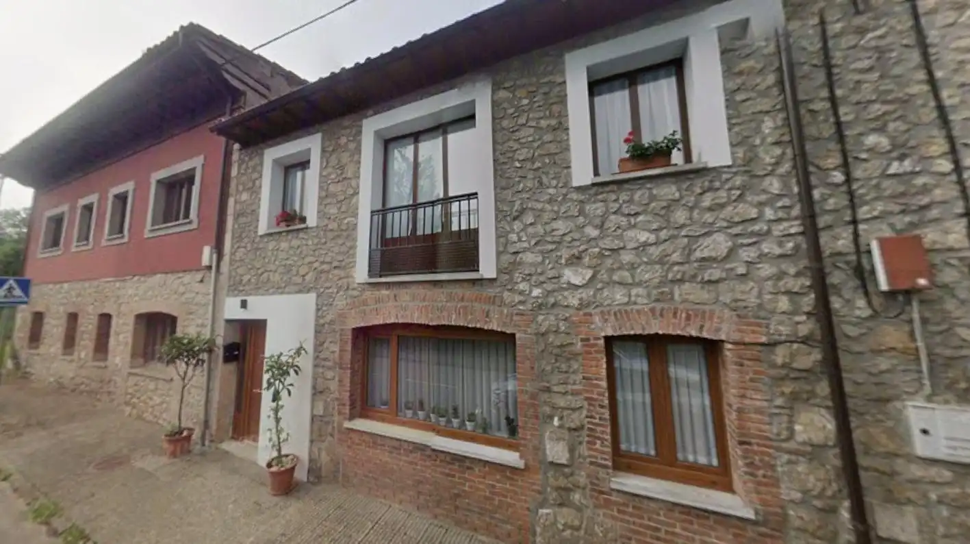 Vista exterior de Casa o xalet en venda en Onís amb Balcó