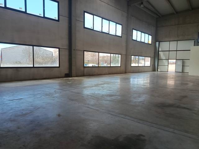 Nave industrial en Alquiler en Calle SANTA LUCIA en Oyón-Oion
