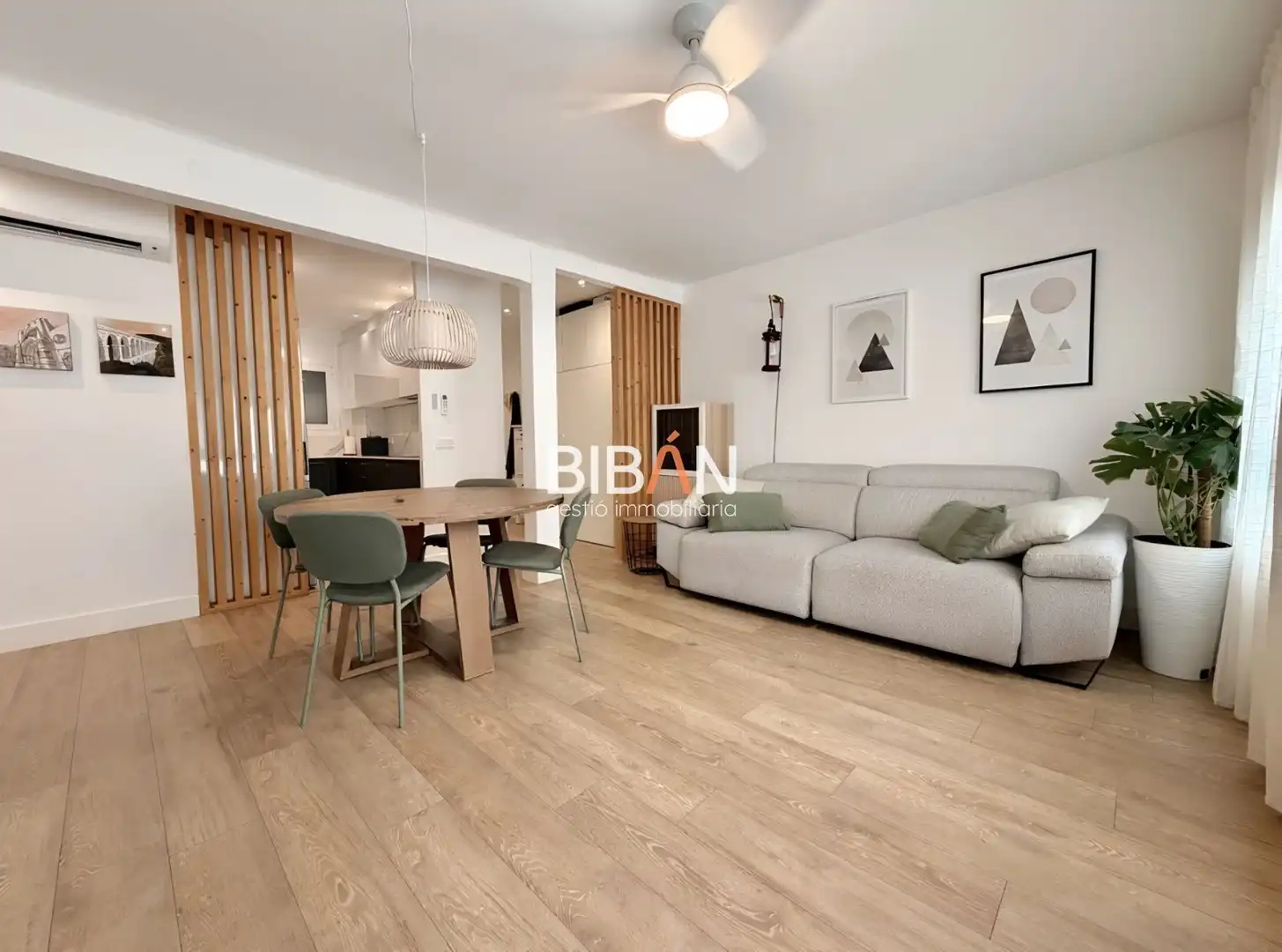 Sala d'estar de Pis en venda en Tarragona amb Aire condicionat, Calefacció i Parquet