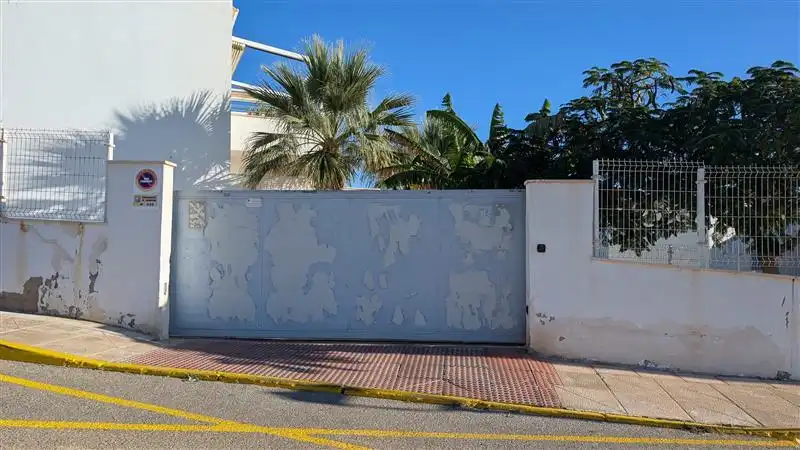 Vista exterior de Casa adosada en venta en Las Escobetas