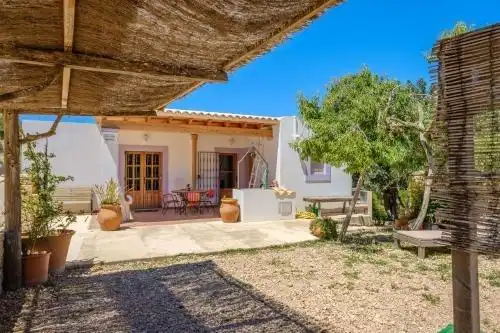 Vista exterior de Casa o chalet de alquiler en Sant Josep de sa Talaia con Jardín privado, Terraza y Amueblado