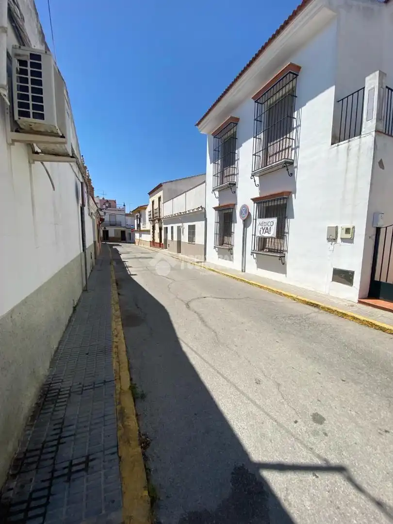 Vista exterior de Casa adosada en venta en Sanlúcar la Mayor