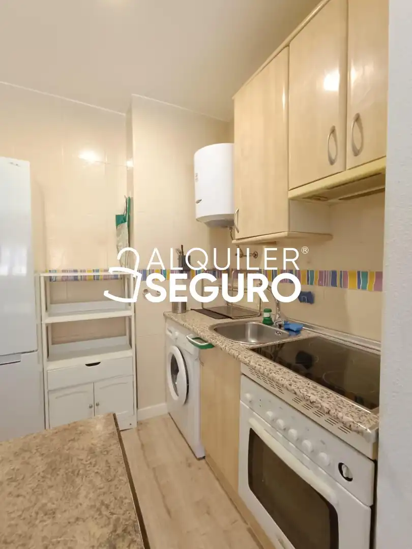 Cuina de Pis de lloguer en Valdemoro amb Calefacció i Moblat