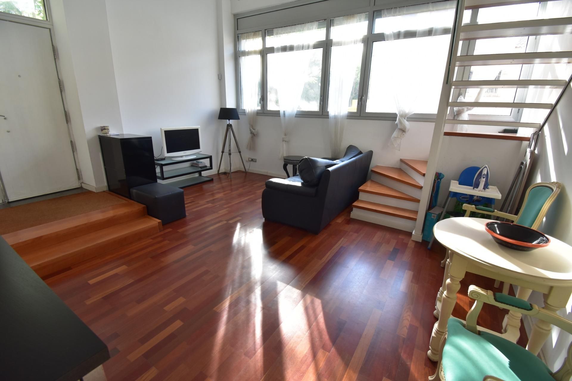 Sala d'estar de Planta baixa en venda en  Barcelona Capital amb Aire condicionat, Calefacció i Parquet