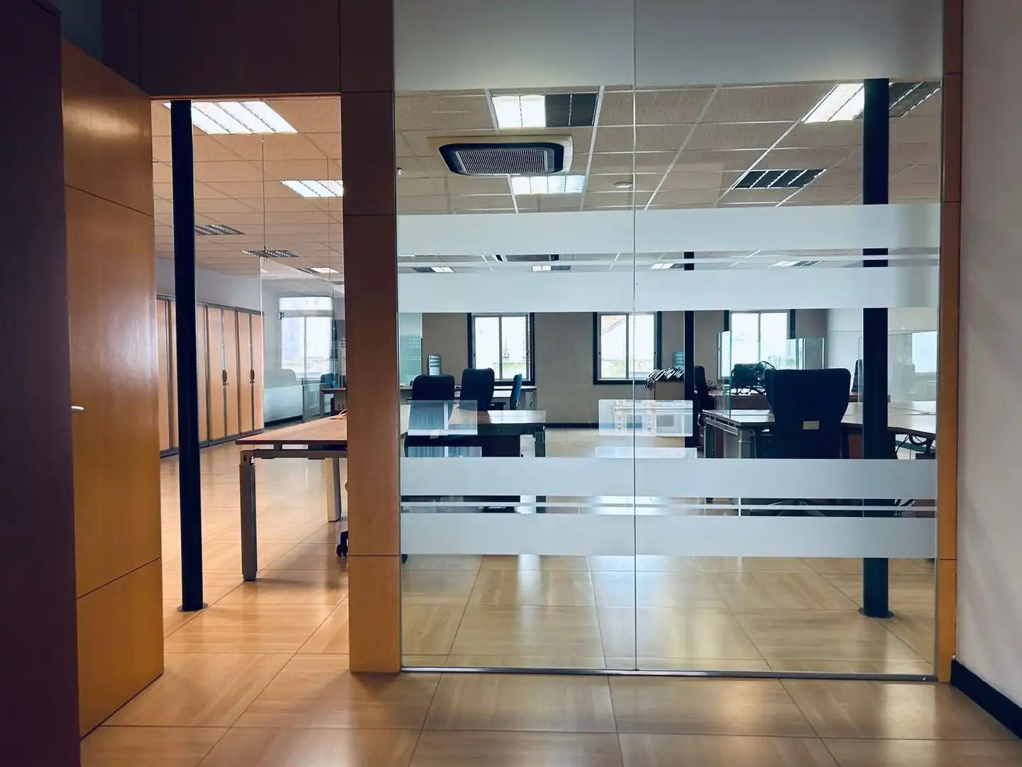 Büro zur Miete in A Coruña Capital  mit Heizung