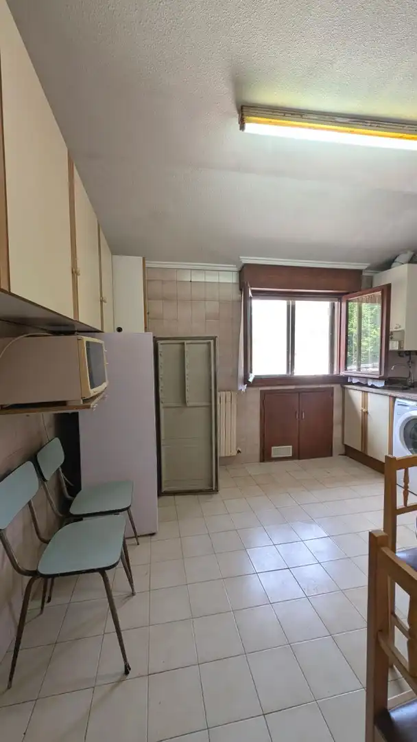 Küche von Wohnung zum Verkauf in Vega de Pas mit Heizung, Abstellraum und Möbliert