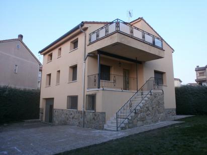 Exterior view of House or chalet for sale in Palazuelos de Eresma  with Terrace